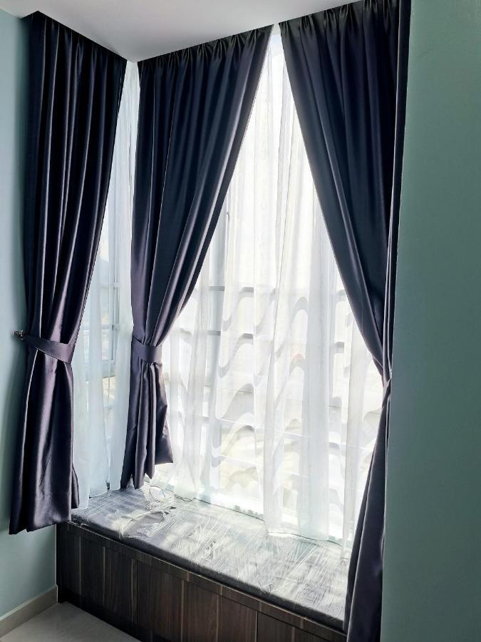Moonight Luxe Suite, Cameron's Emerald Avenue