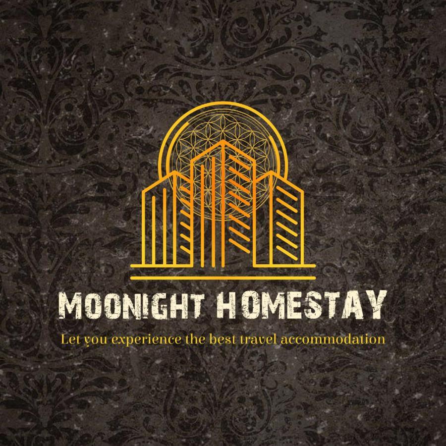 Moonight Luxe Suite, Cameron's Emerald Avenue Apartment