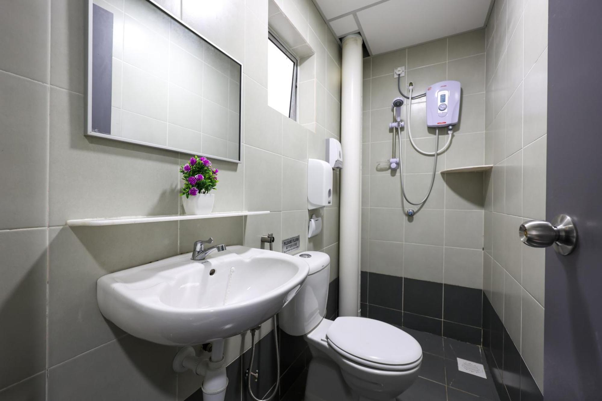 Moonight Luxe Suite, Cameron's Emerald Avenue *